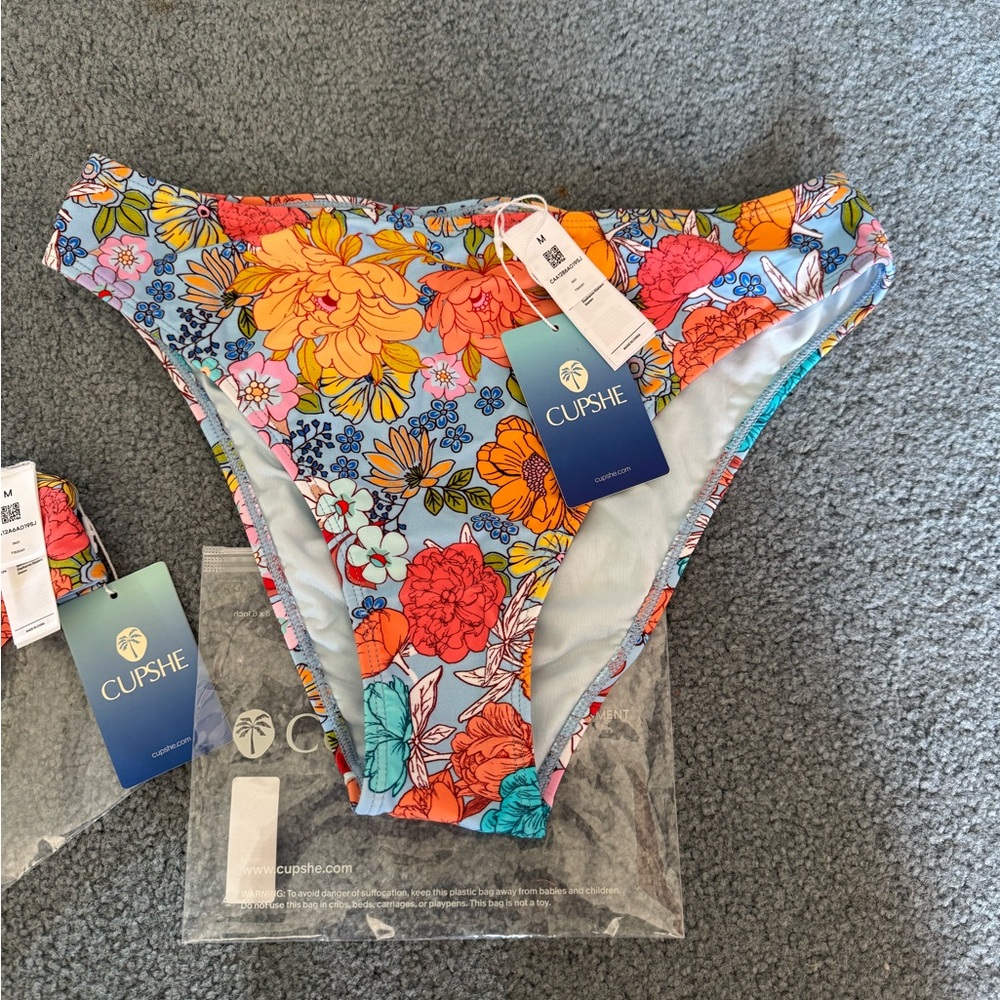 Cupshe Swim Set - Picture 4 of 5